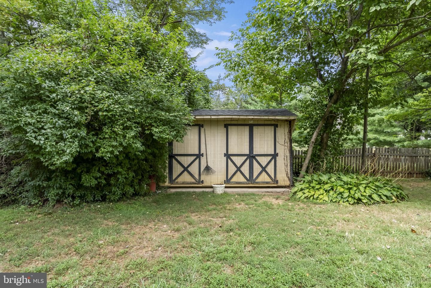 712 Daisy Lane photo 40
