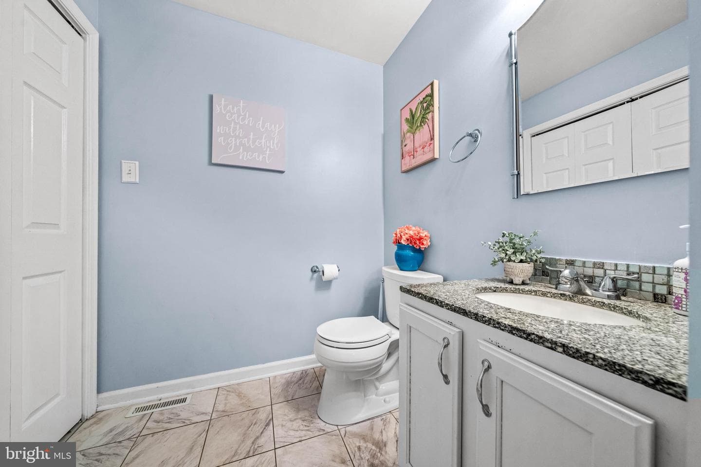 210 Thia Court photo 18