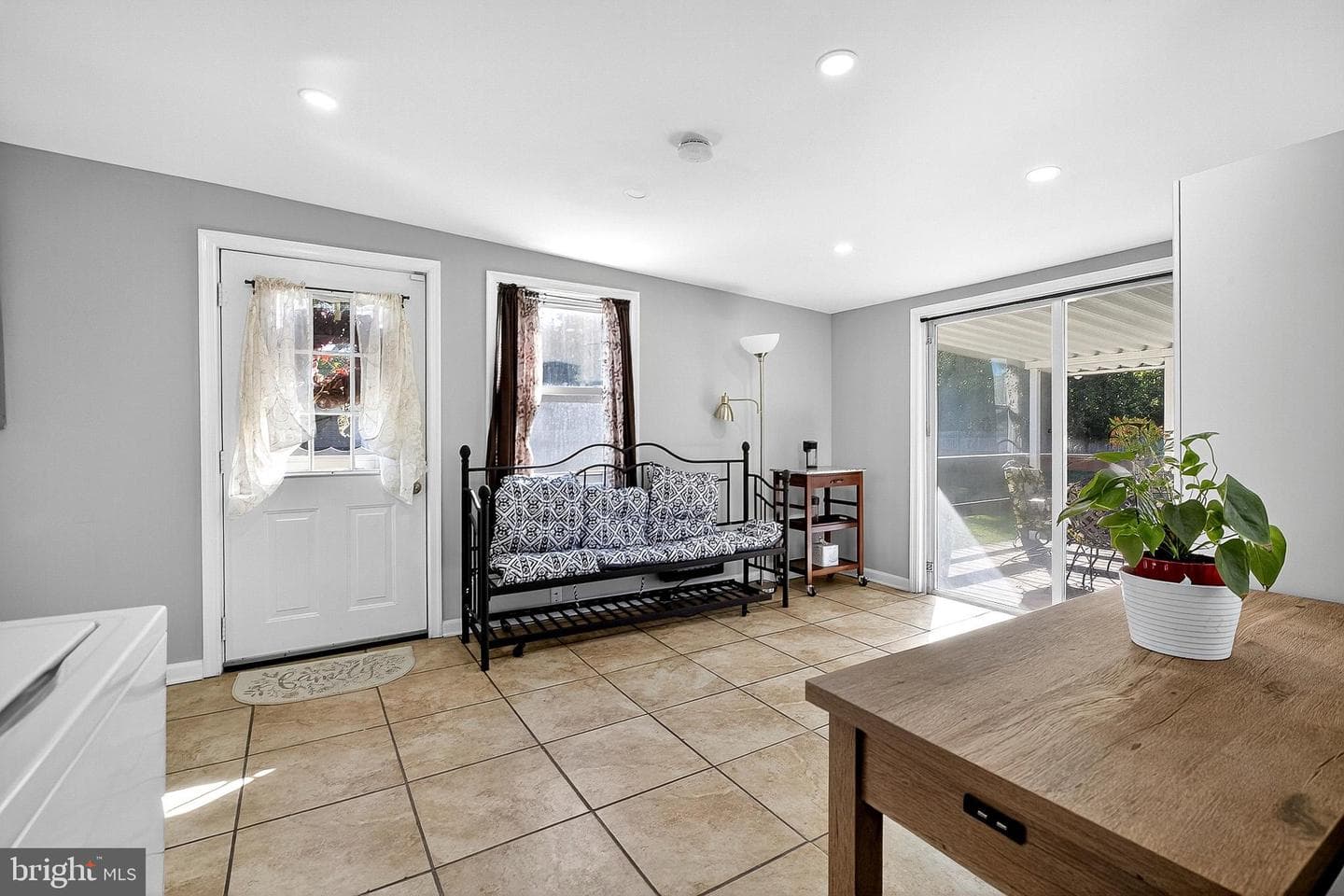150 Seltzer Avenue photo 22