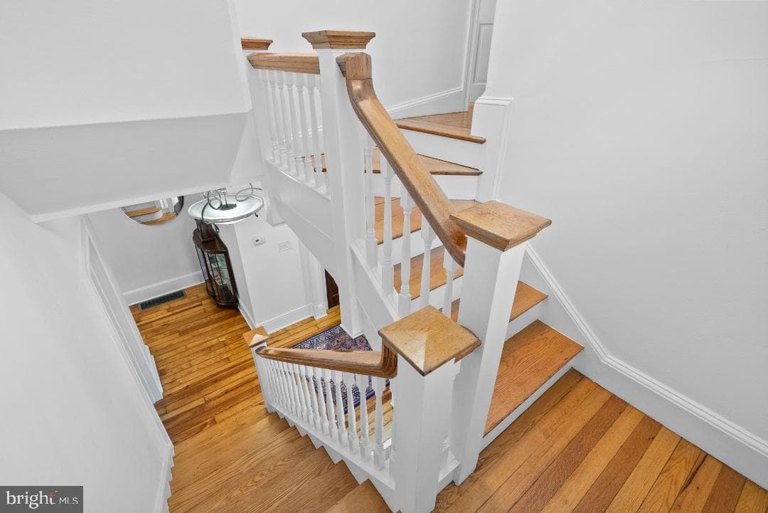 309 S Walnut Street photo 41