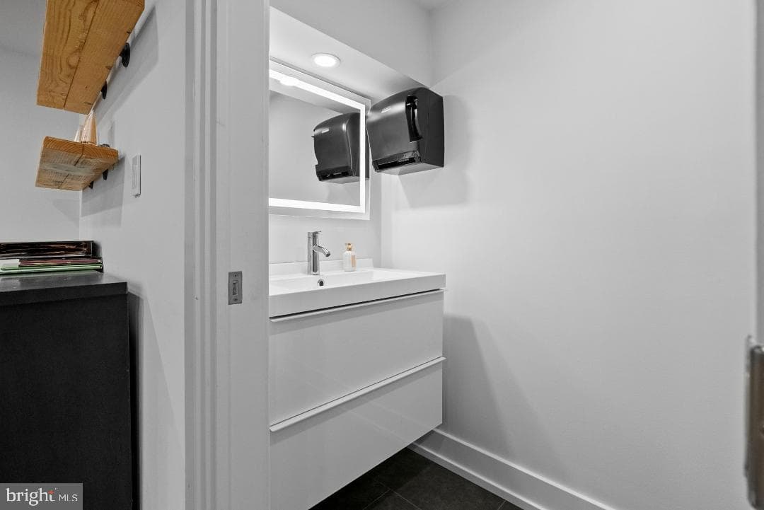 309 S Walnut Street photo 42