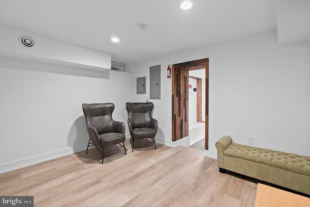 309 S Walnut Street photo 44