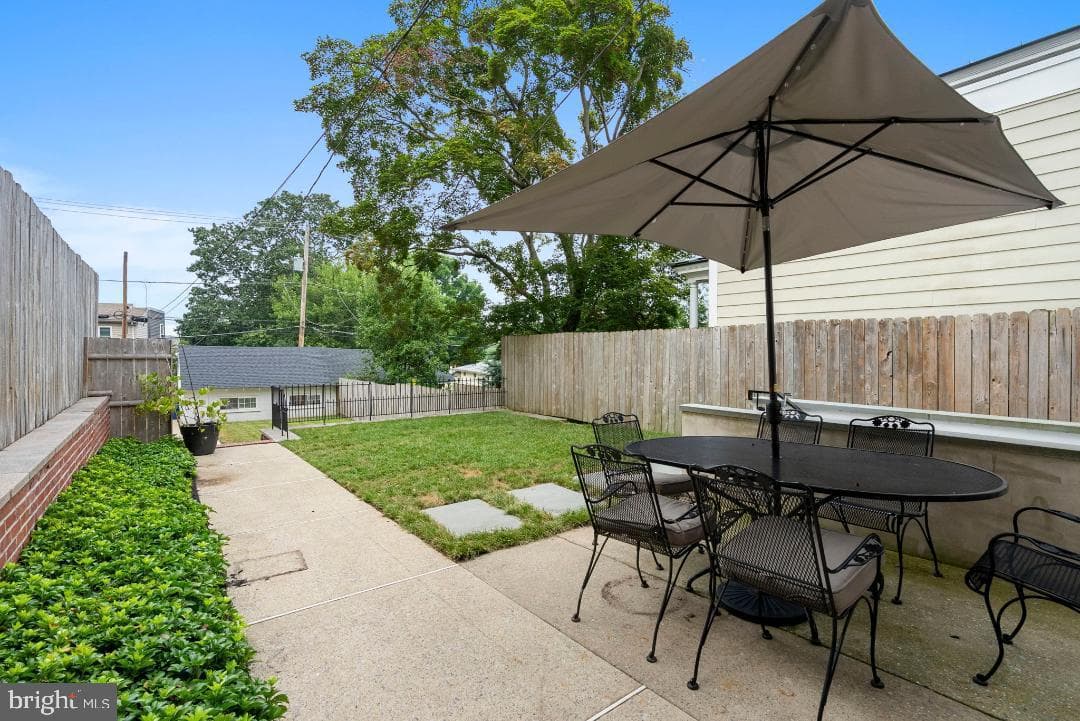 309 S Walnut Street photo 48