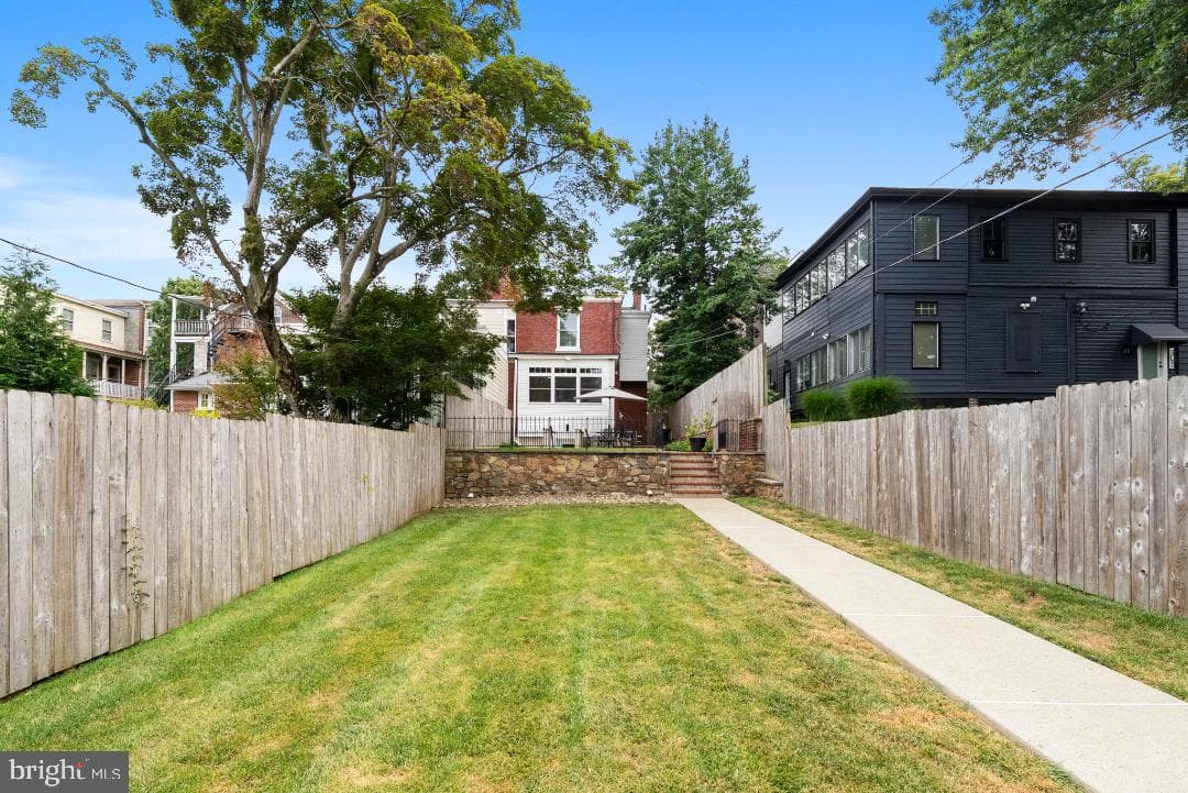 309 S Walnut Street photo 52