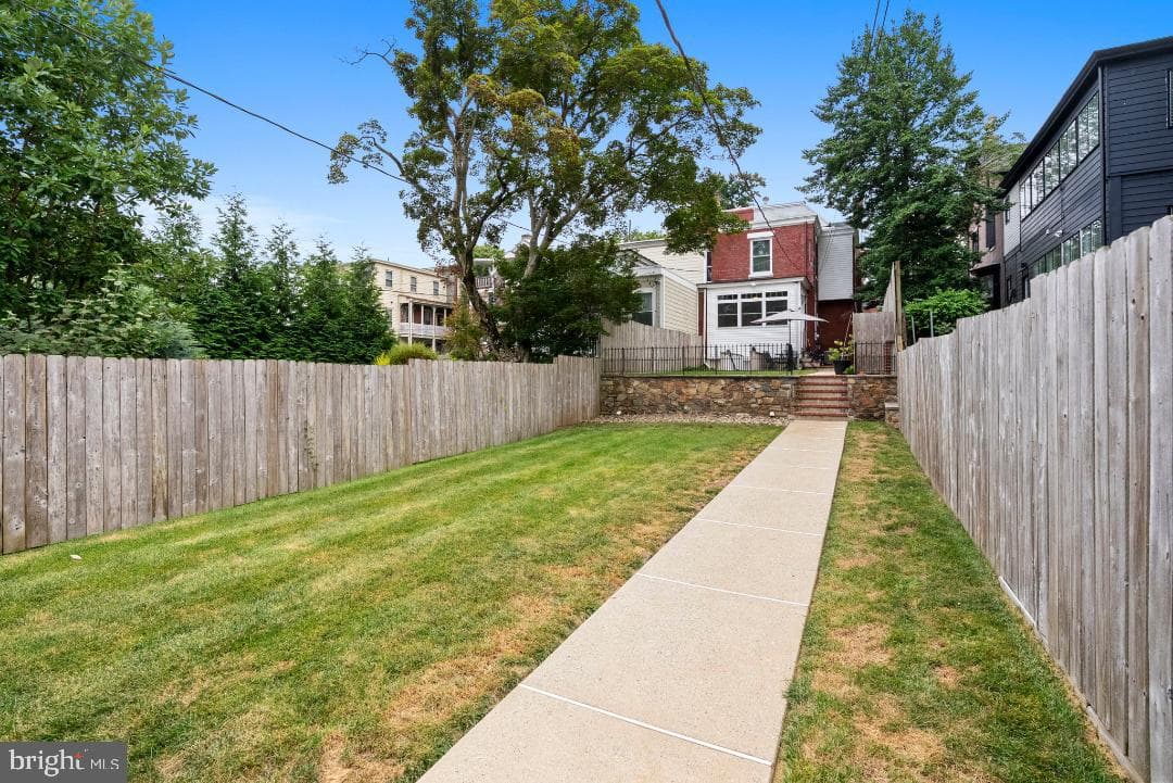 309 S Walnut Street photo 53