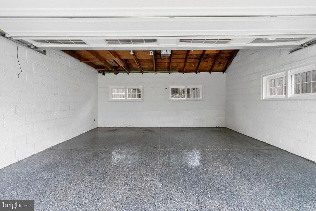 309 S Walnut Street photo 54