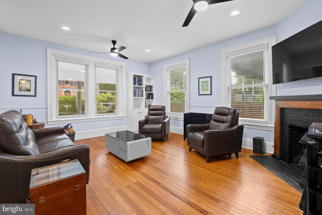 309 S Walnut Street photo 8