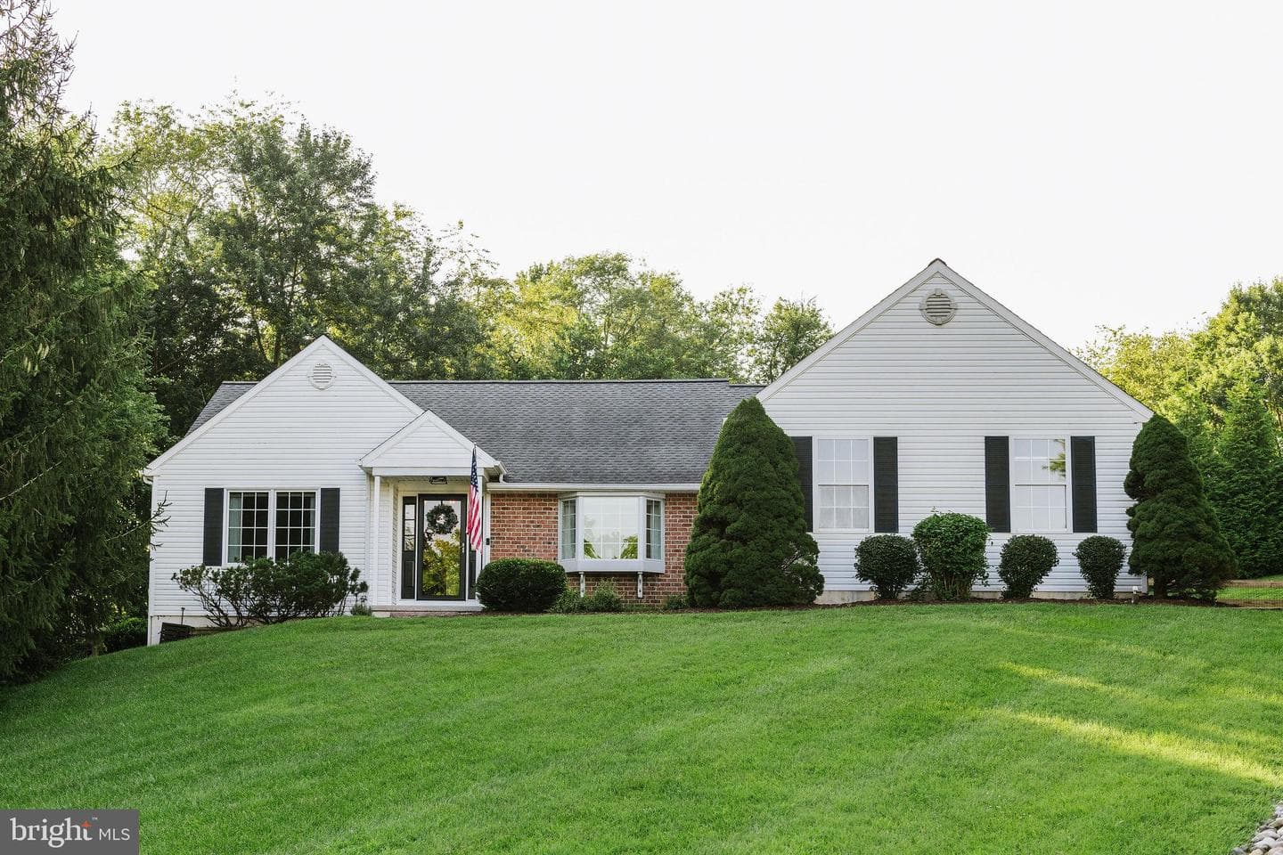105 Sean Drive photo 1