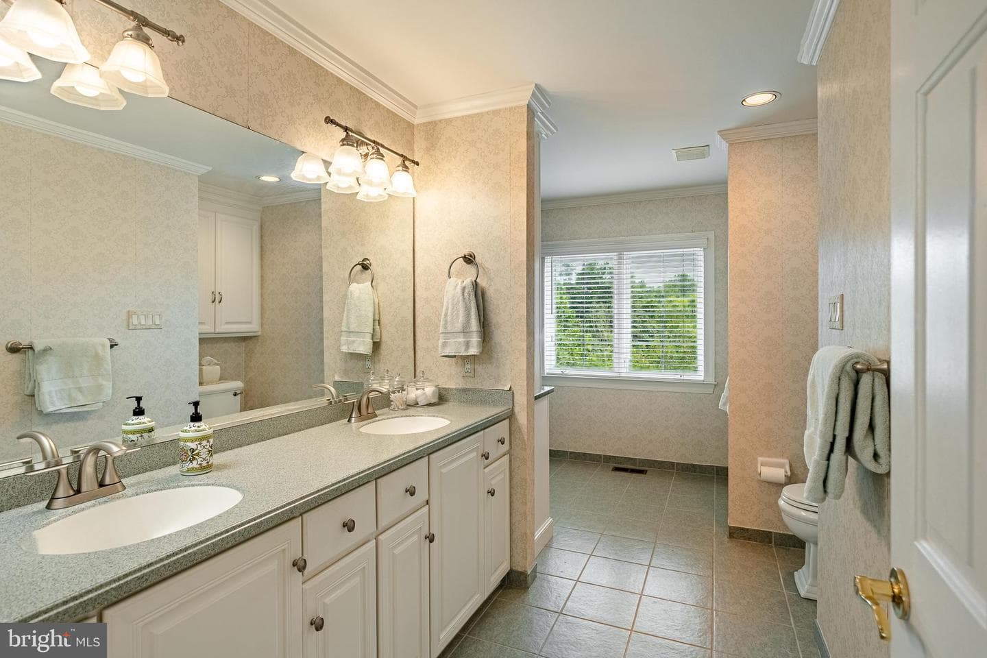 547 Gramercy Lane photo 21