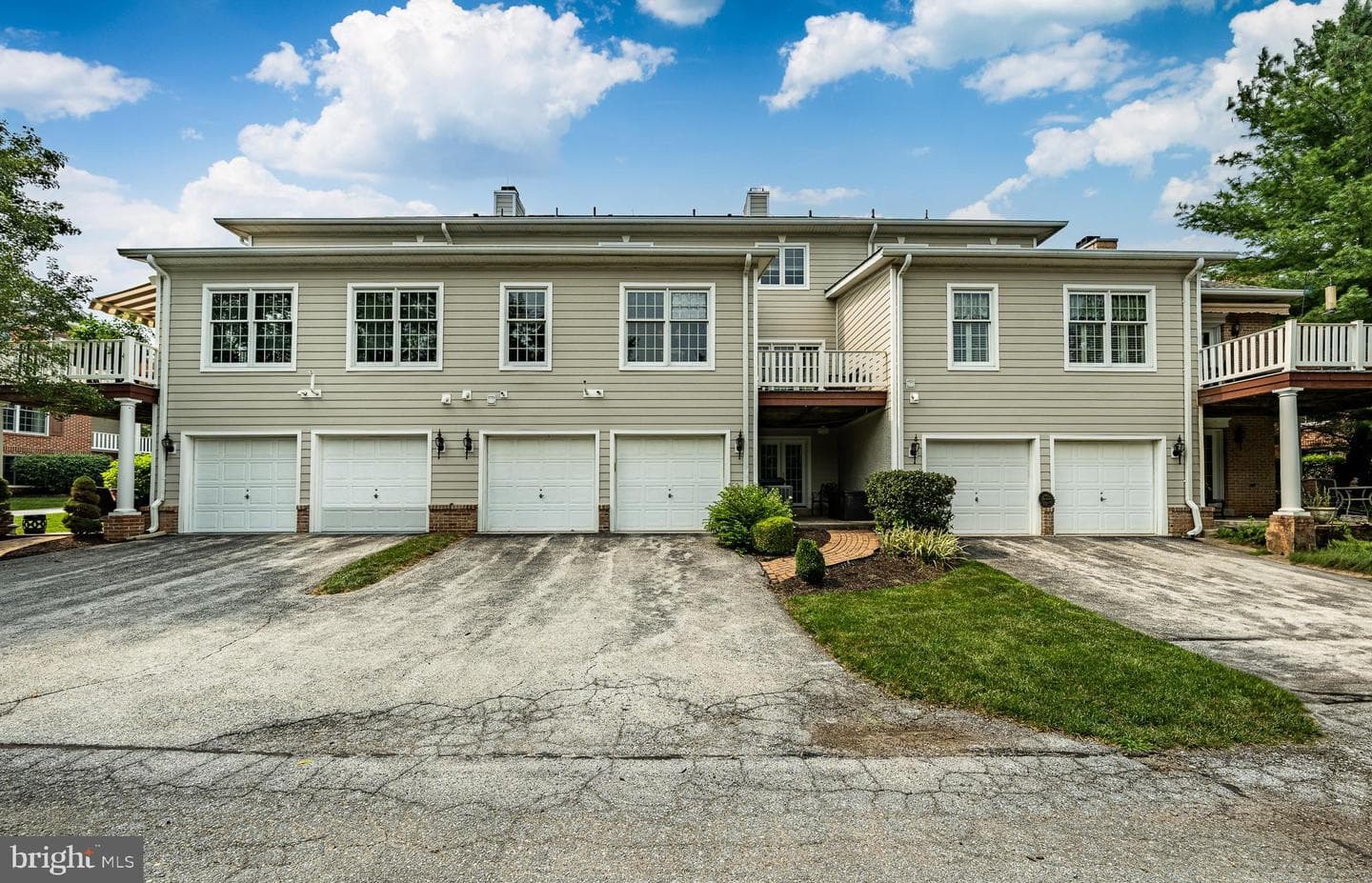 547 Gramercy Lane photo 30