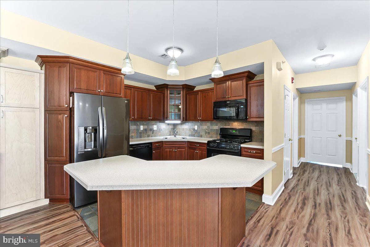 123 Victoria Gardens Drive #a photo 11