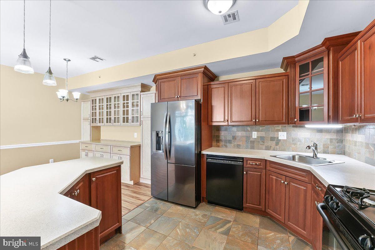 123 Victoria Gardens Drive #a photo 13