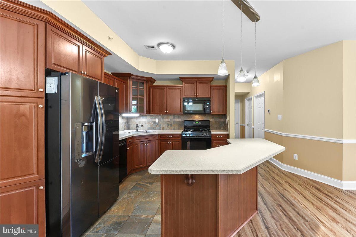 123 Victoria Gardens Drive #a photo 15
