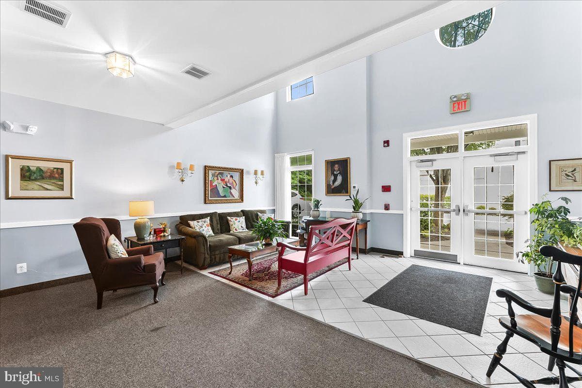 123 Victoria Gardens Drive #a photo 3