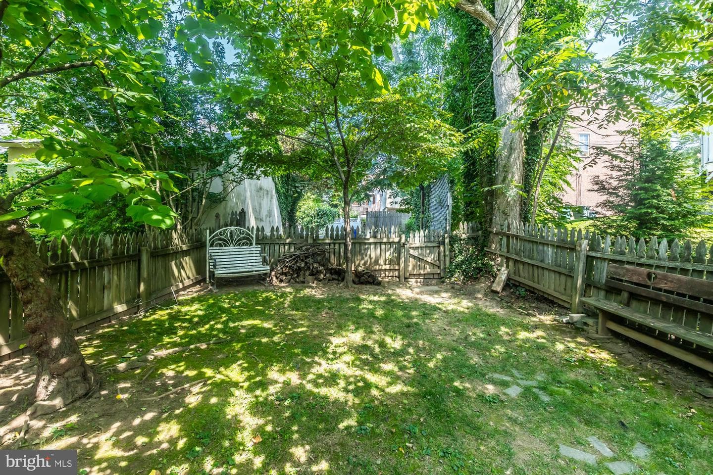 131 E Washington Street photo 37