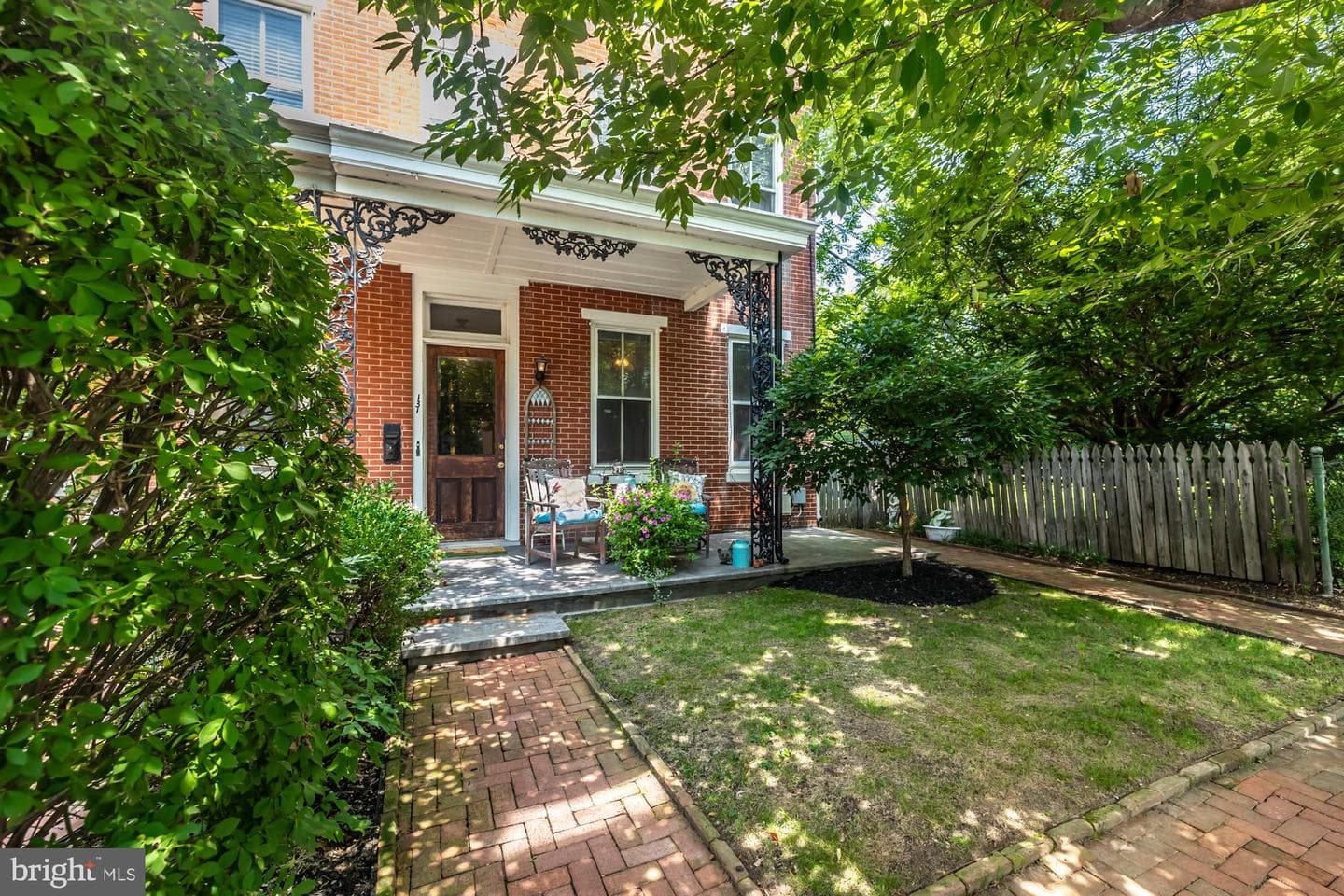 131 E Washington Street photo 4