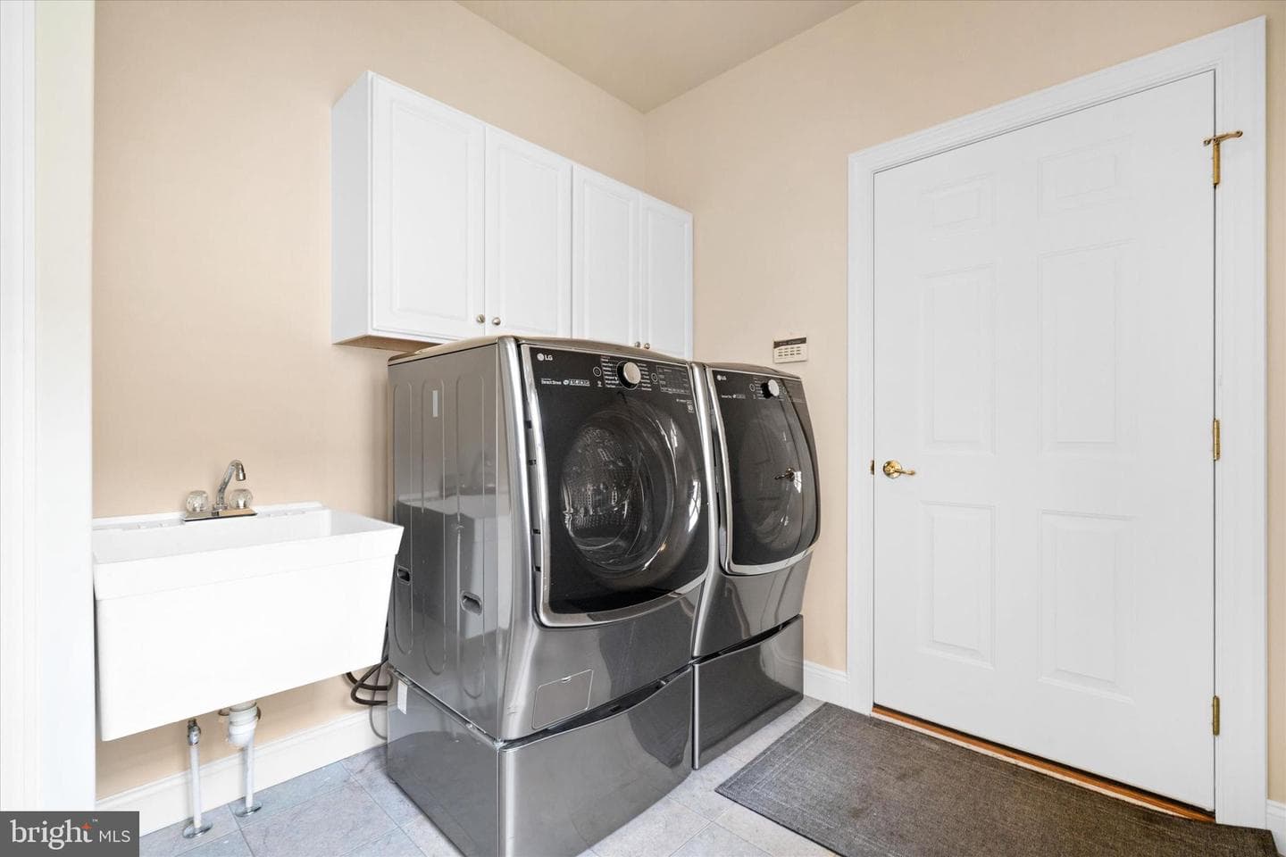 204 Brittany Drive photo 29