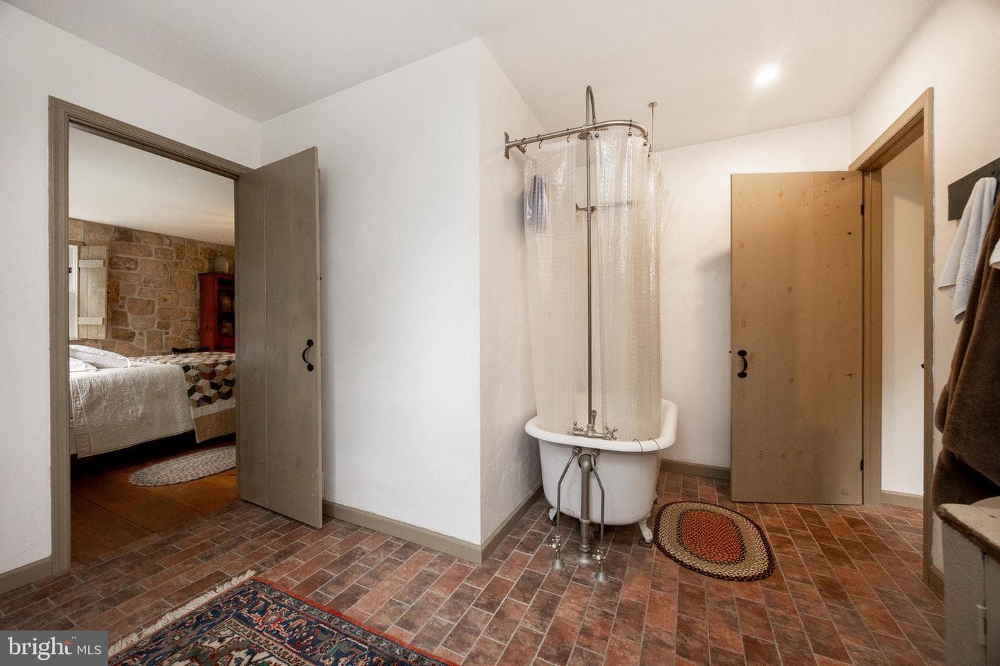957 Mount Pleasant Road photo 24