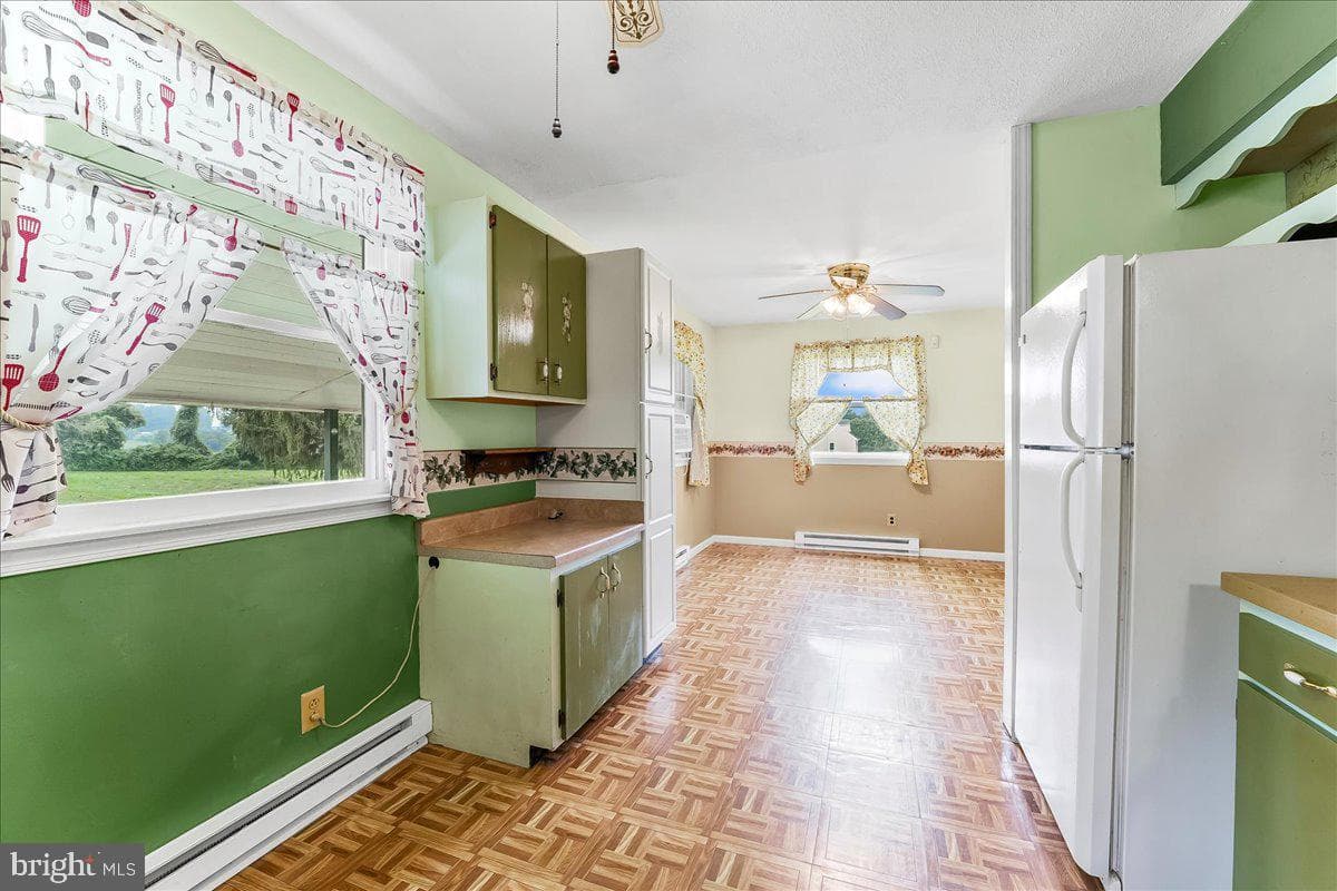 374 Street Road photo 11