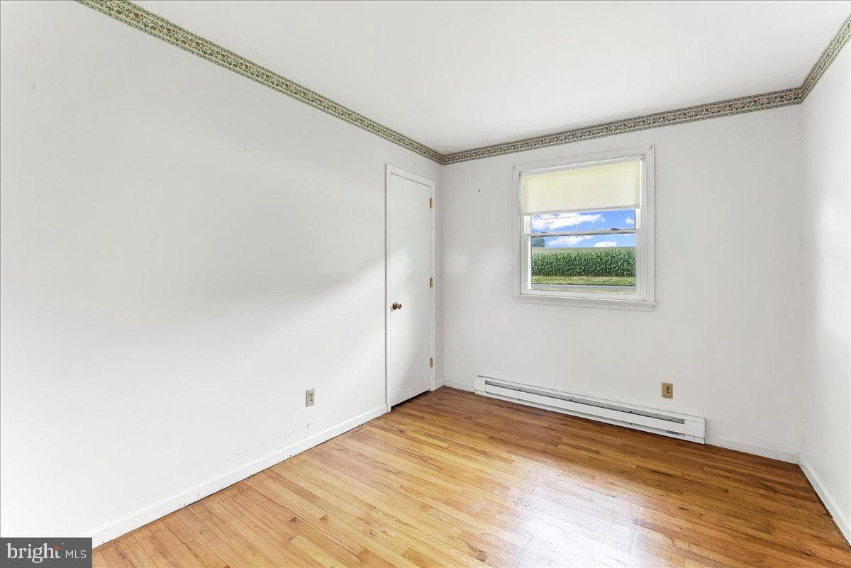 374 Street Road photo 15