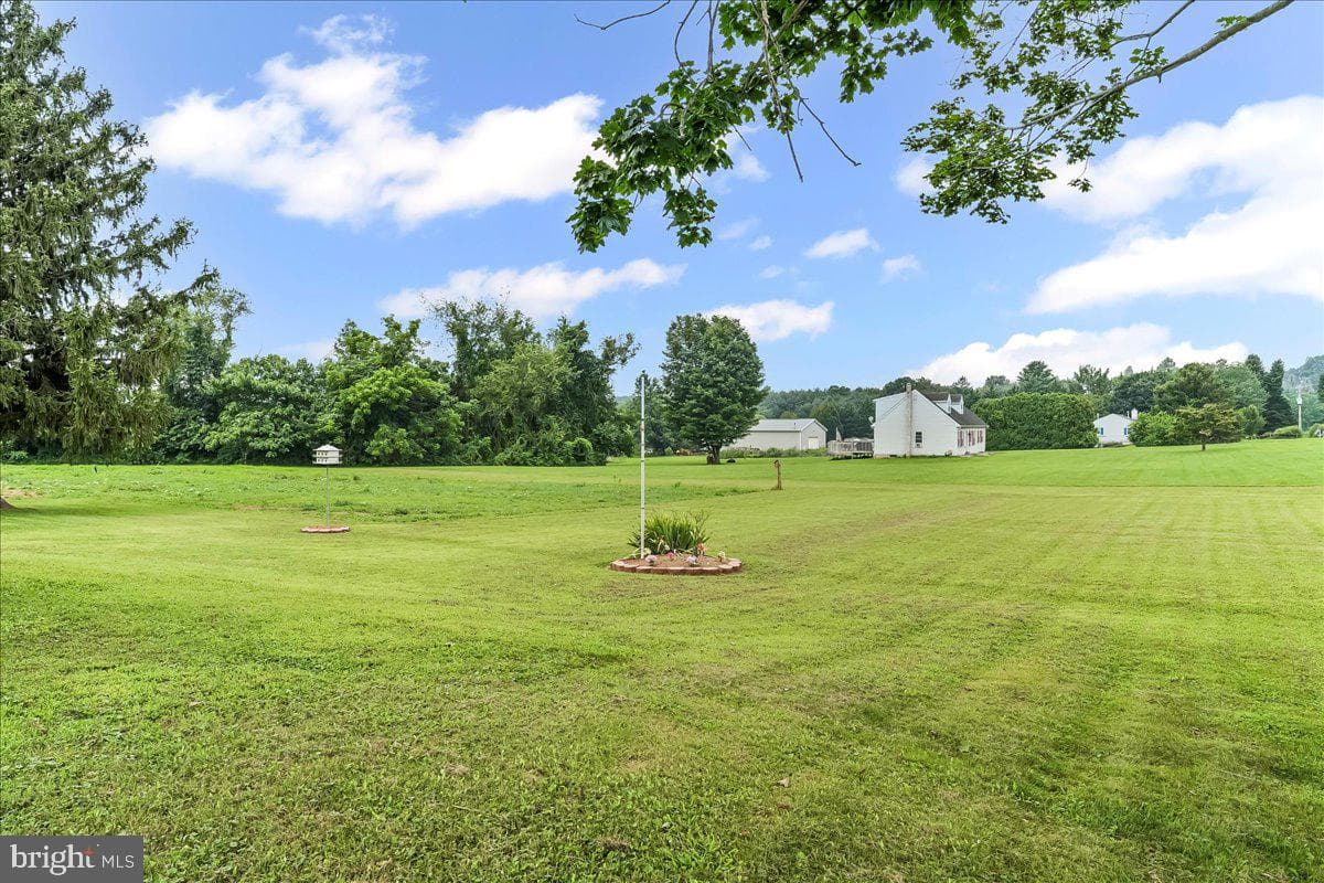 374 Street Road photo 20