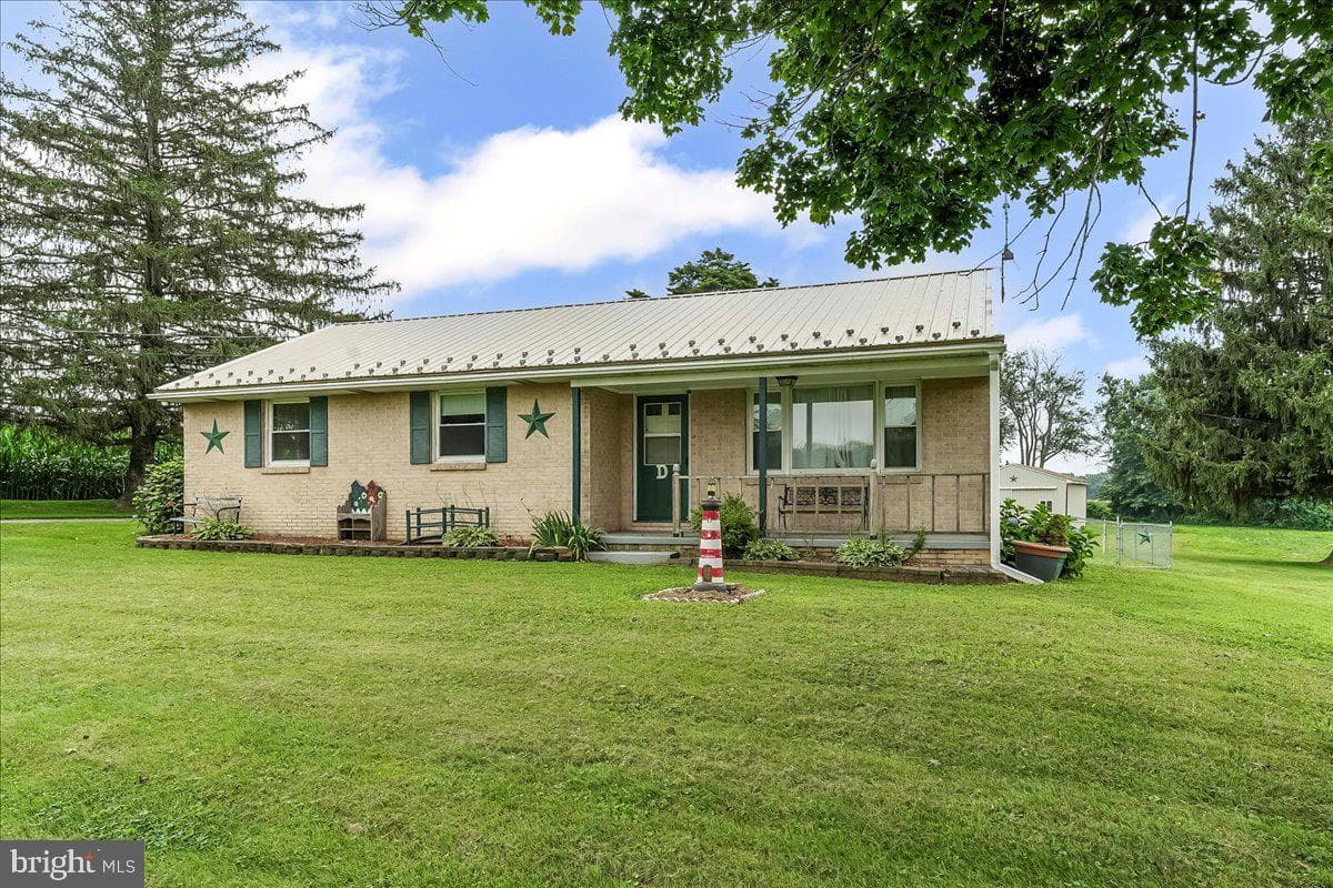 374 Street Road photo 3