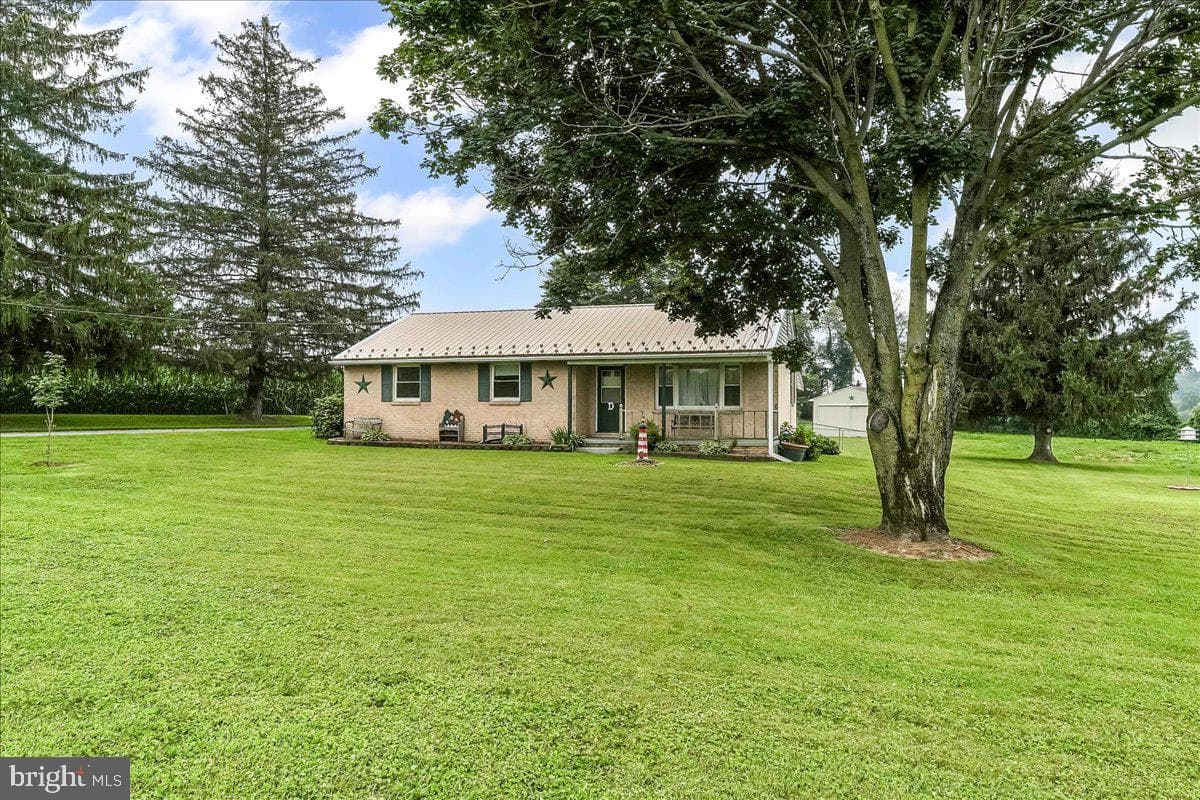 374 Street Road photo 4