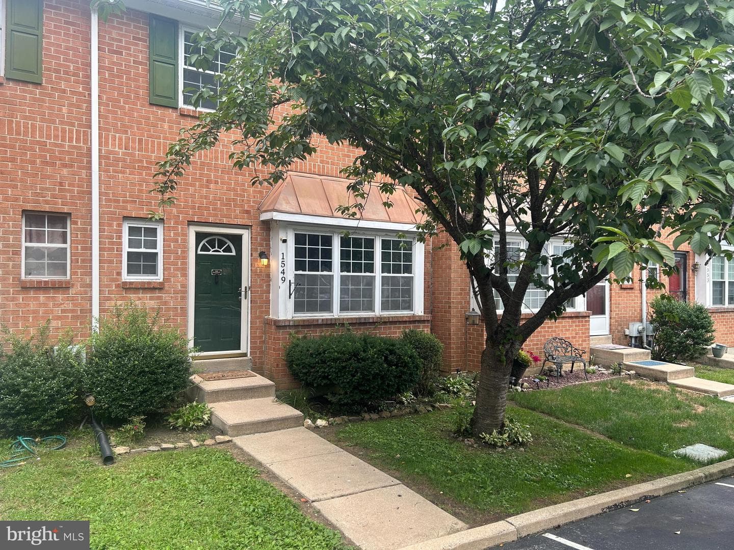 1549 S Coventry Lane photo 2