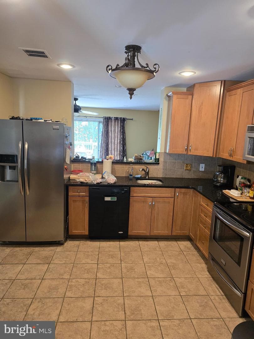 1549 S Coventry Lane photo 8