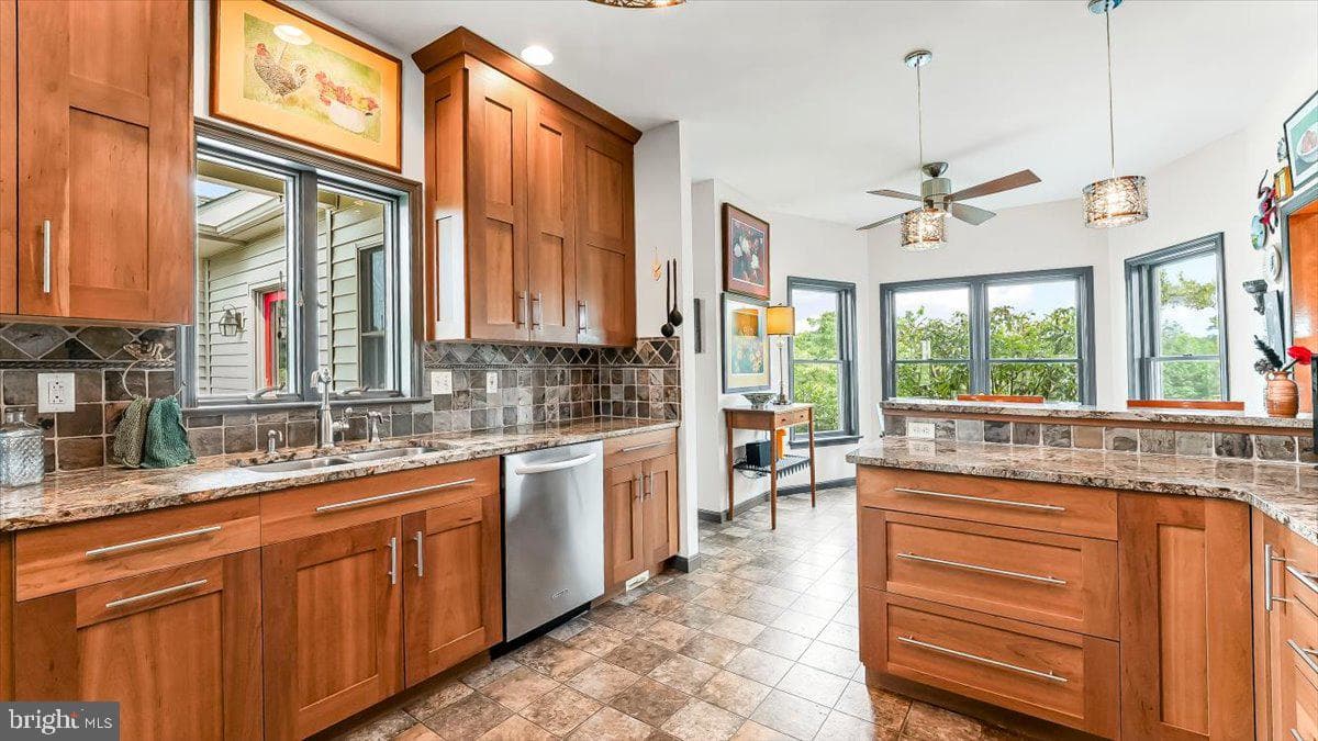 67 Fairview Lane photo 8