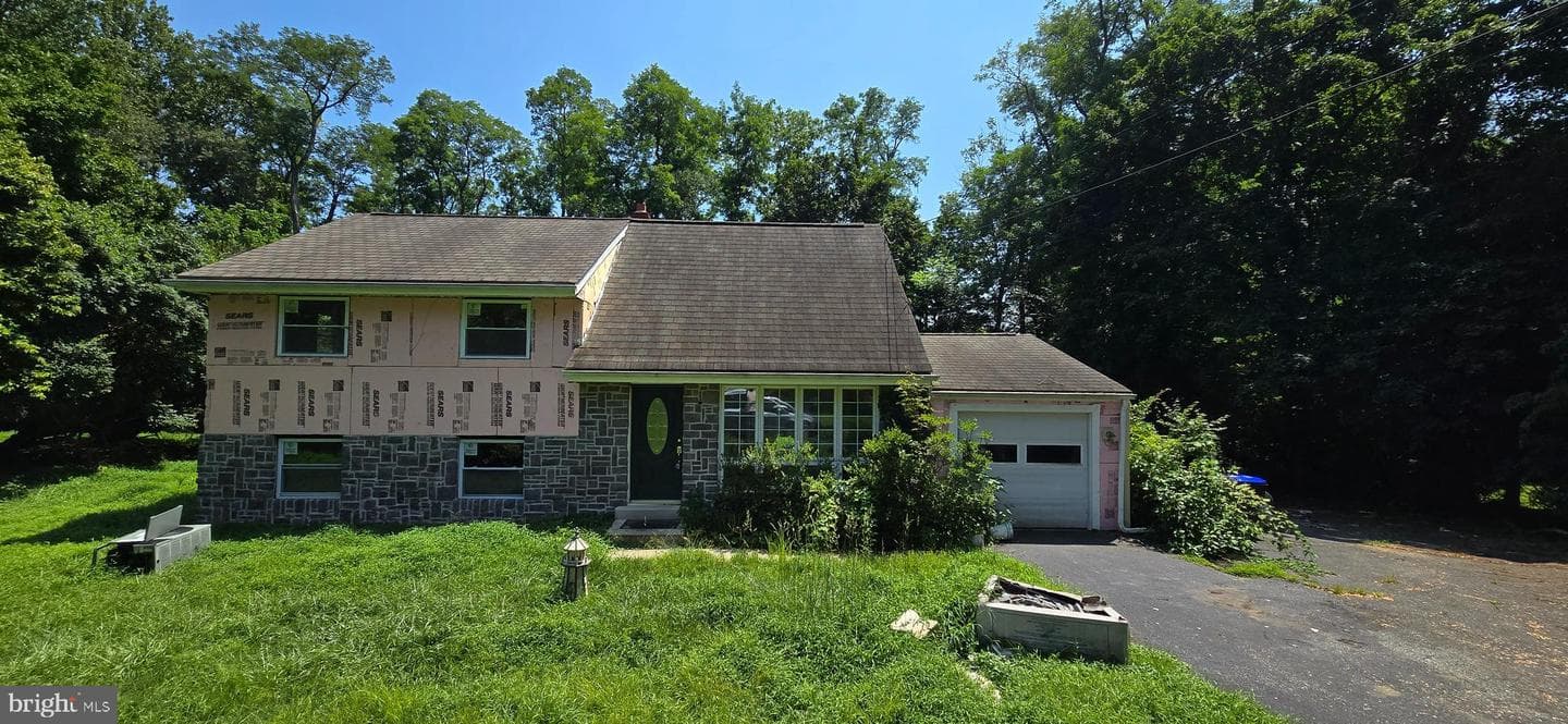 1312 College Hill Drive photo 2