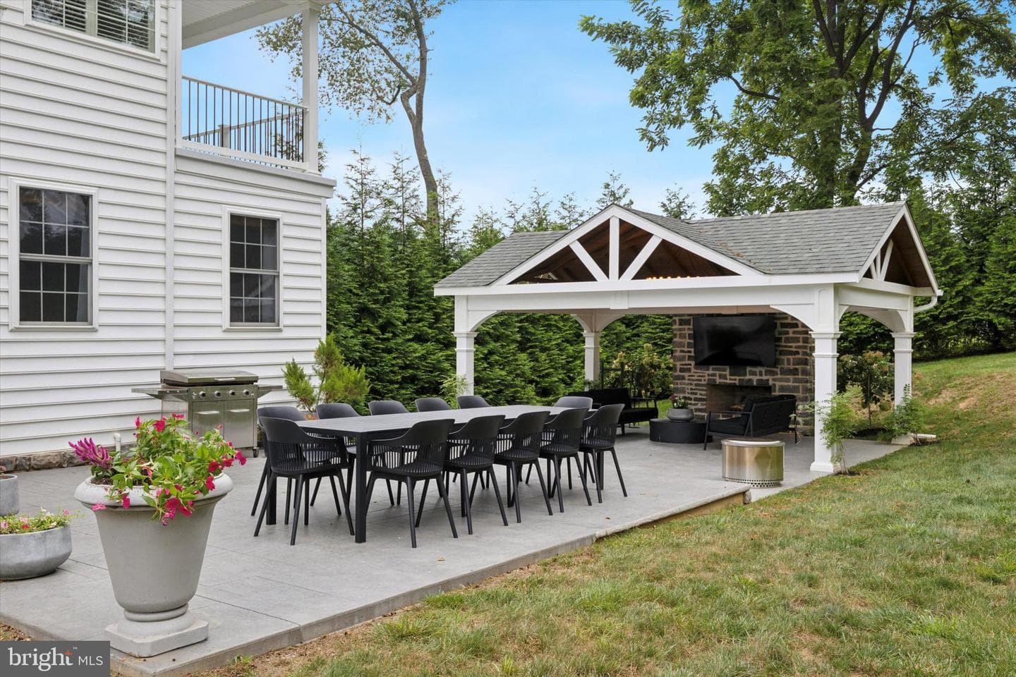 1444 Telegraph Road photo 17