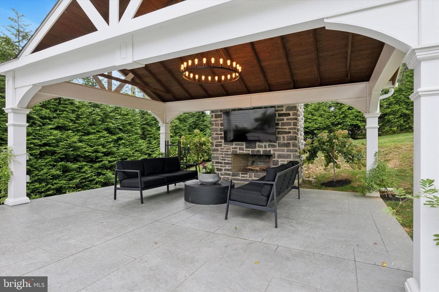 1444 Telegraph Road photo 18