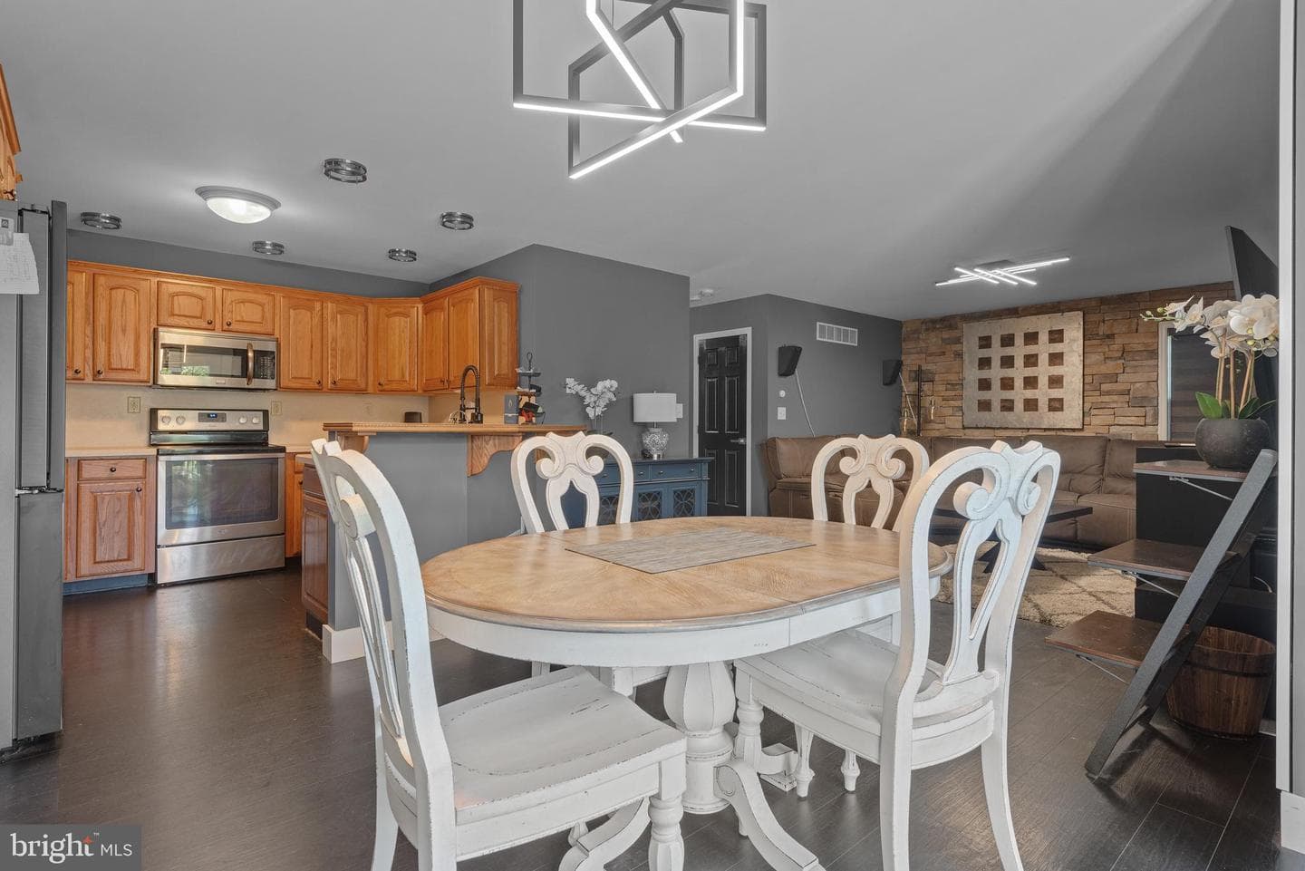 106 Toby Road photo 13