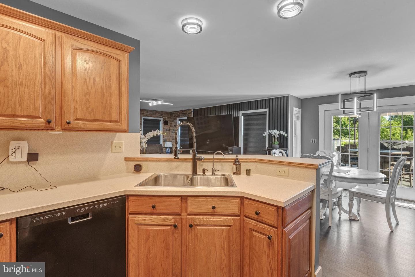 106 Toby Road photo 17