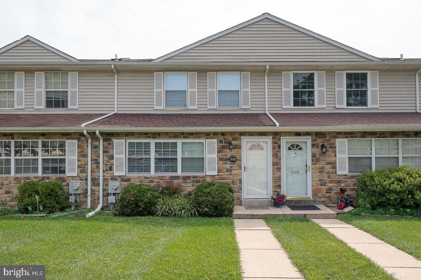 510 Lancaster Court photo 1