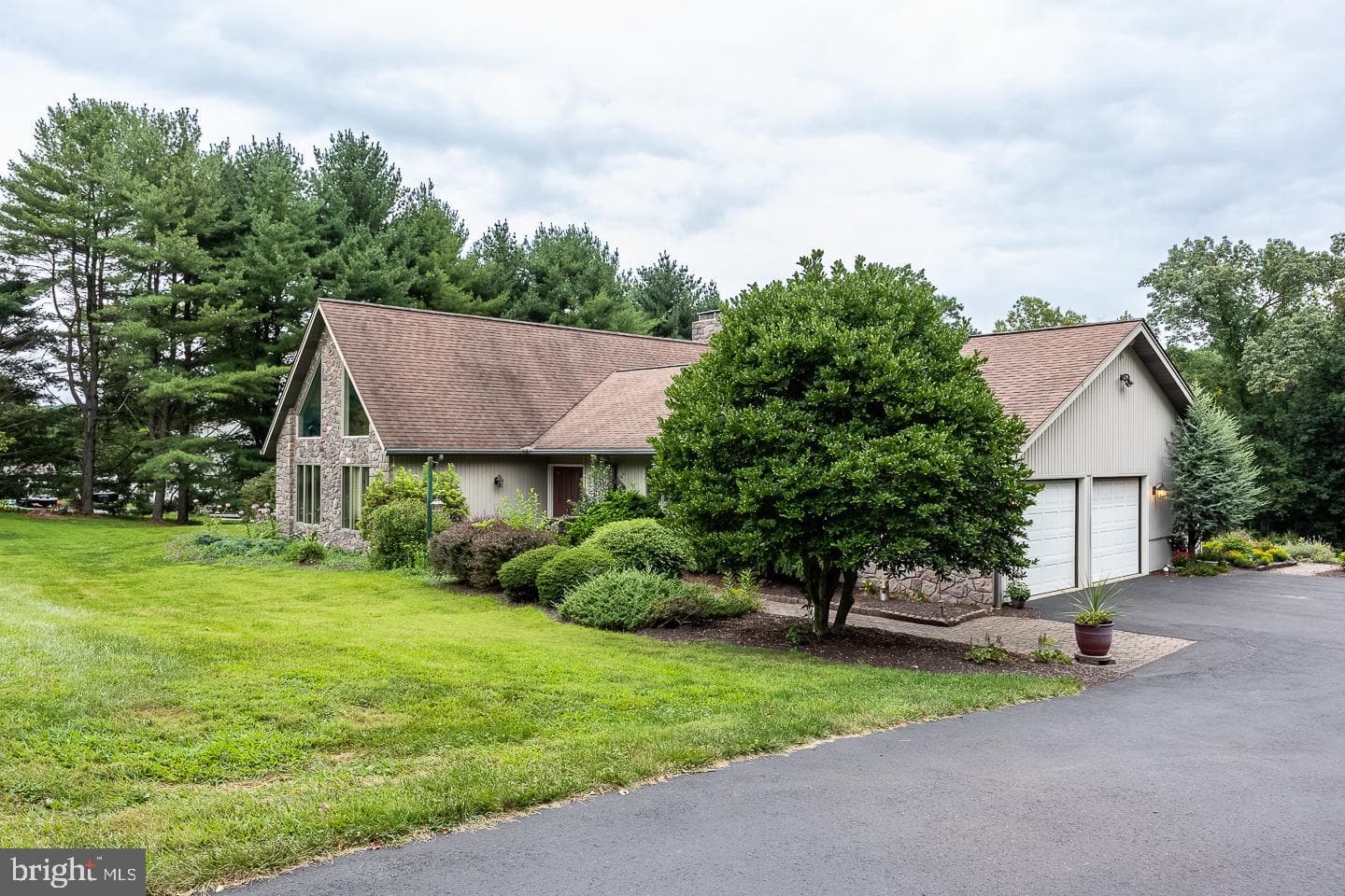 841 Cadmus Road photo 3