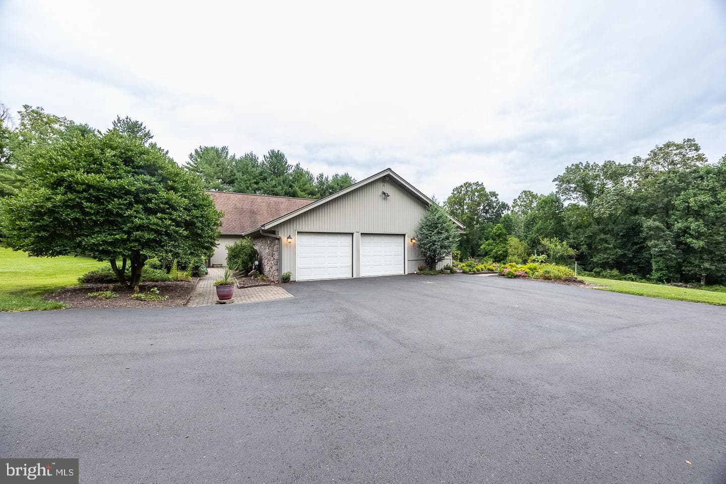 841 Cadmus Road photo 52