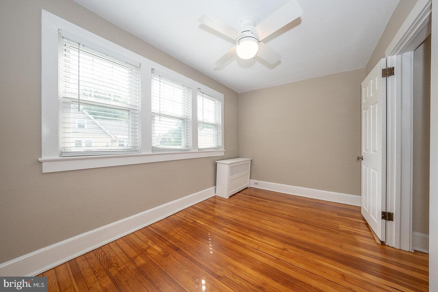 470 E King Street photo 15