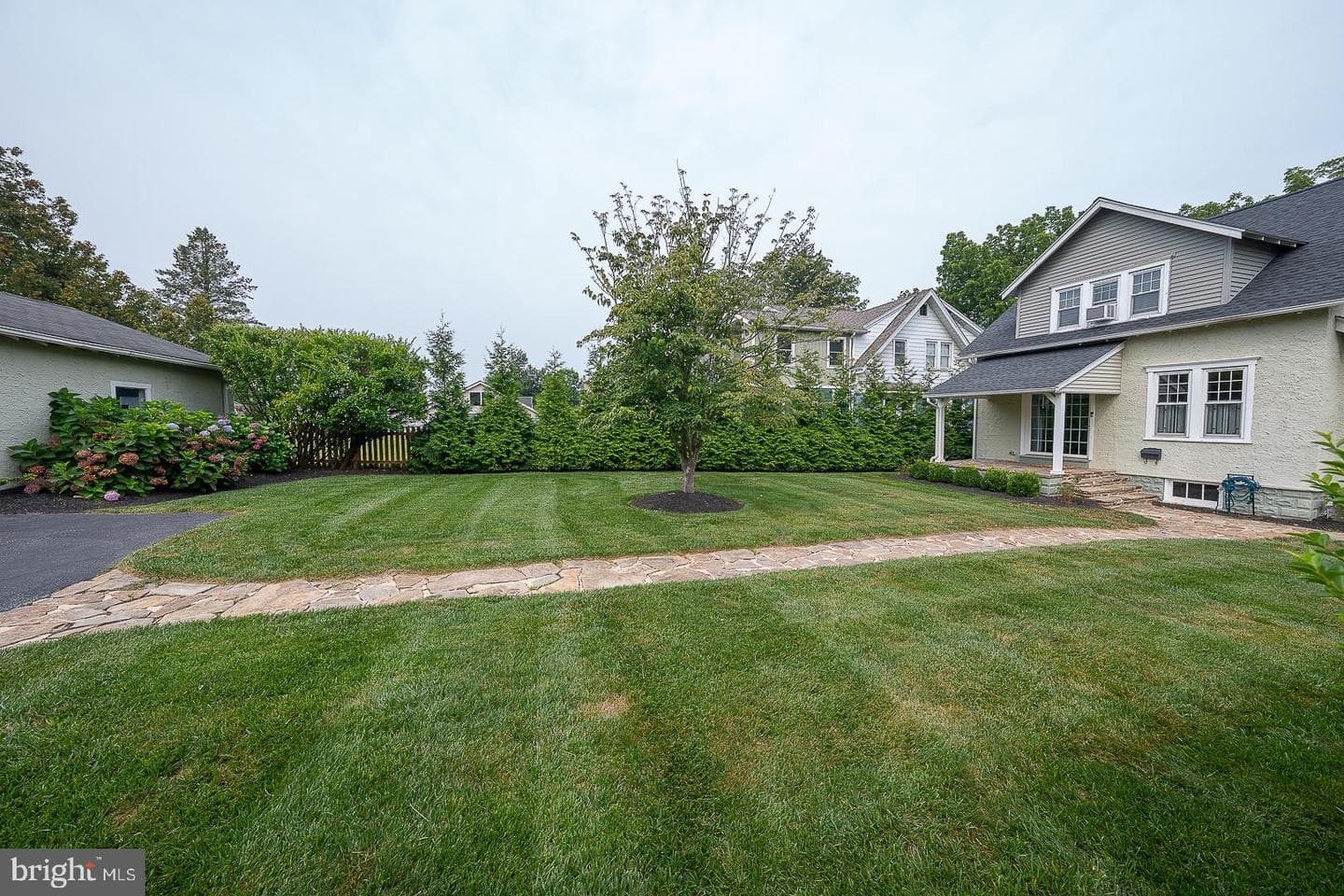 470 E King Street photo 22