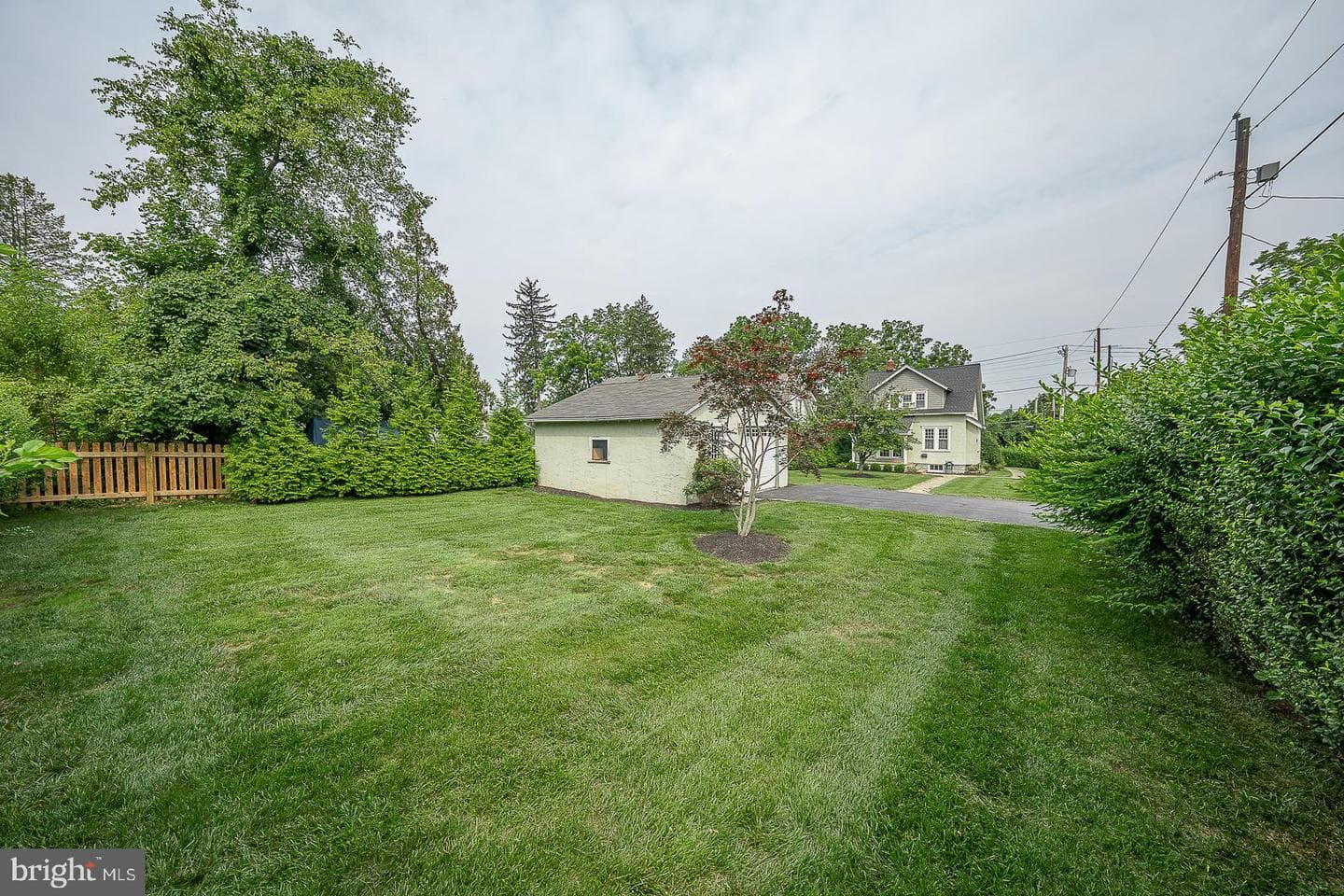 470 E King Street photo 4