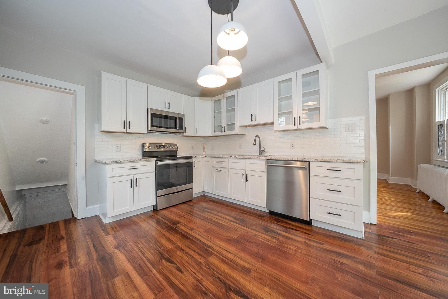 470 E King Street photo 9
