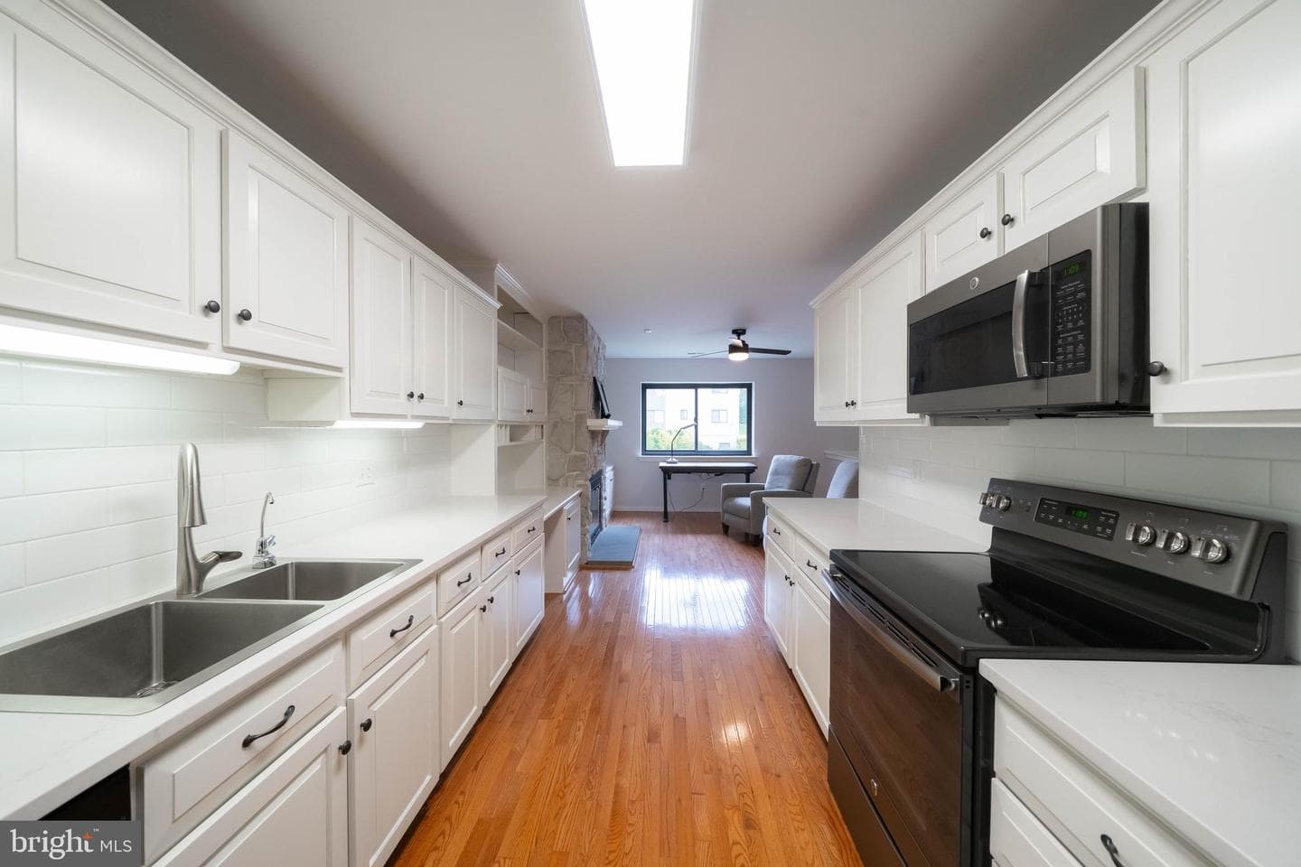 392 Lynetree Drive photo 11