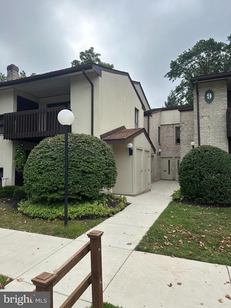 903 Raintree Lane #903 photo 2