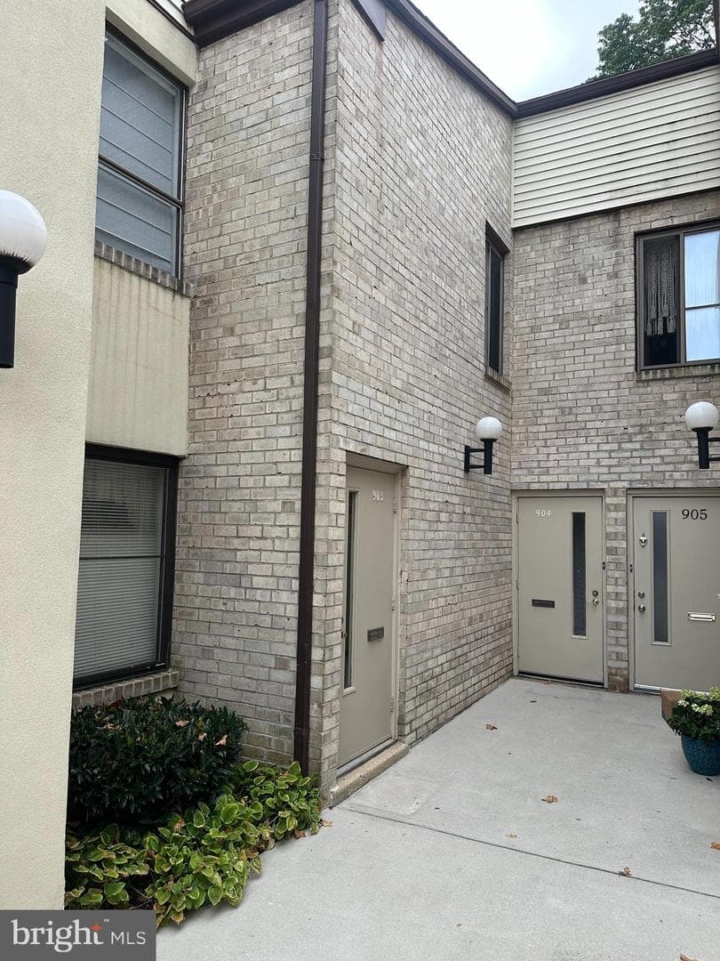 903 Raintree Lane #903 photo 3
