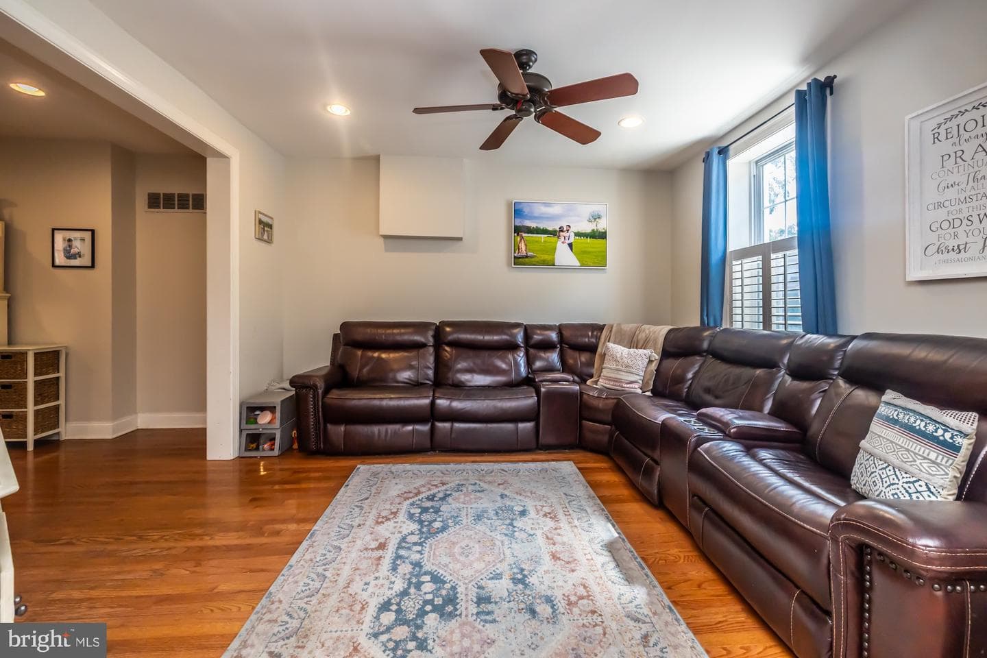 227 E Chestnut Street photo 8