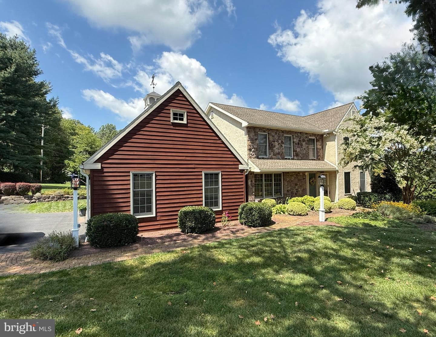 10 Hershey Drive photo 24