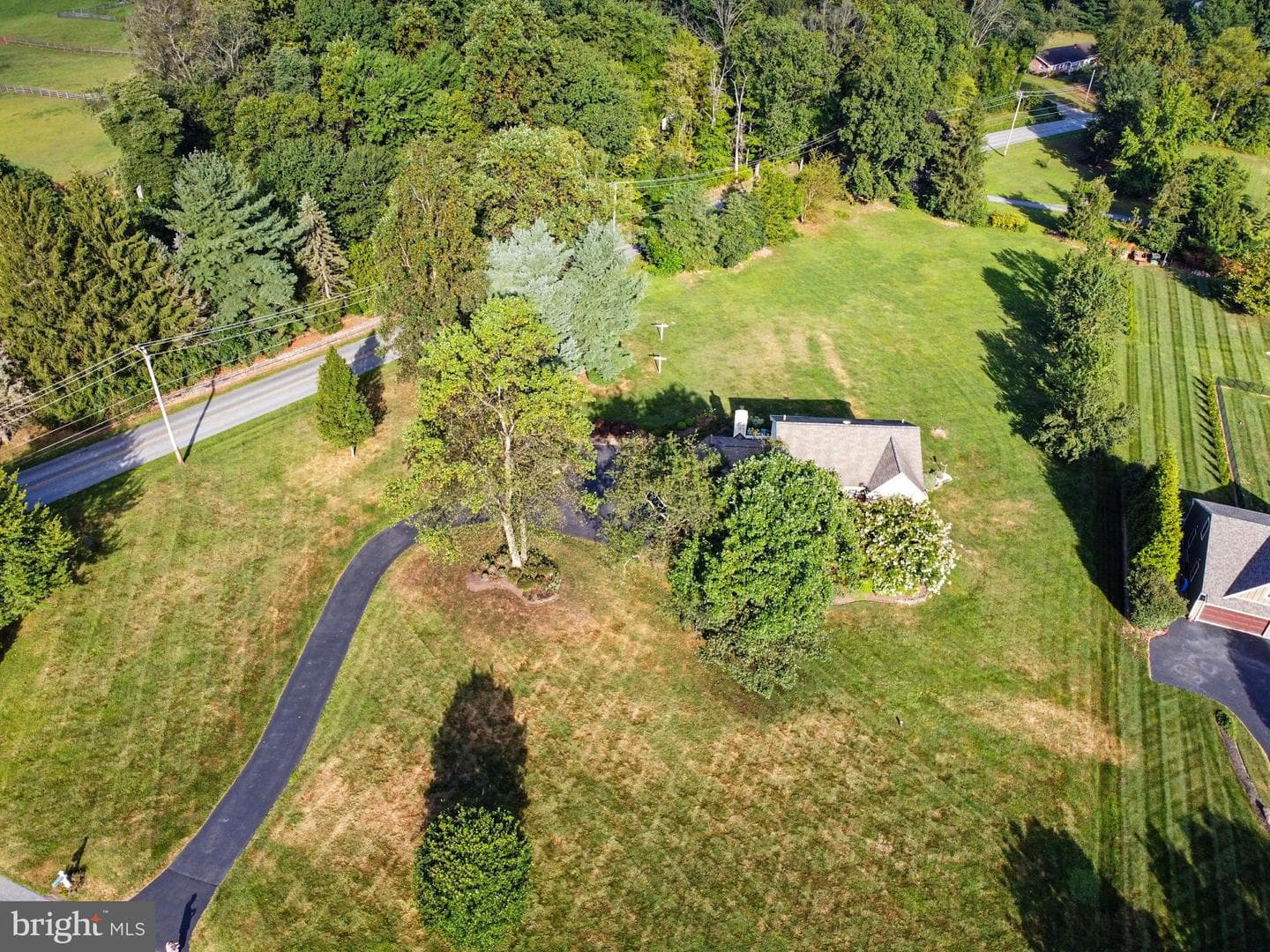 10 Hershey Drive photo 27