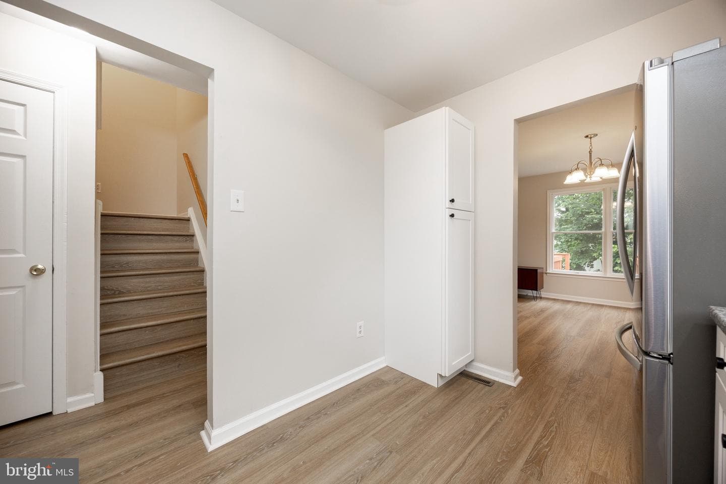 105 S Village Avenue photo 16