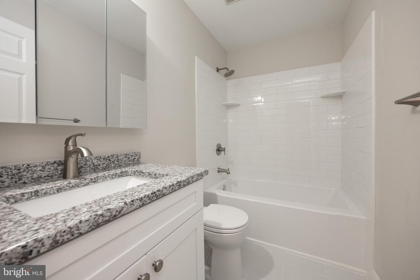 105 S Village Avenue photo 26